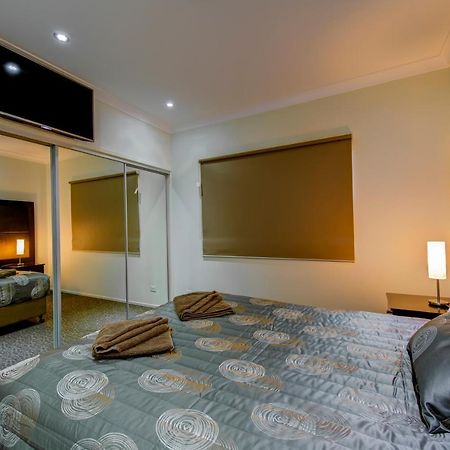 Western Downs Motor Inn Miles Dış mekan fotoğraf