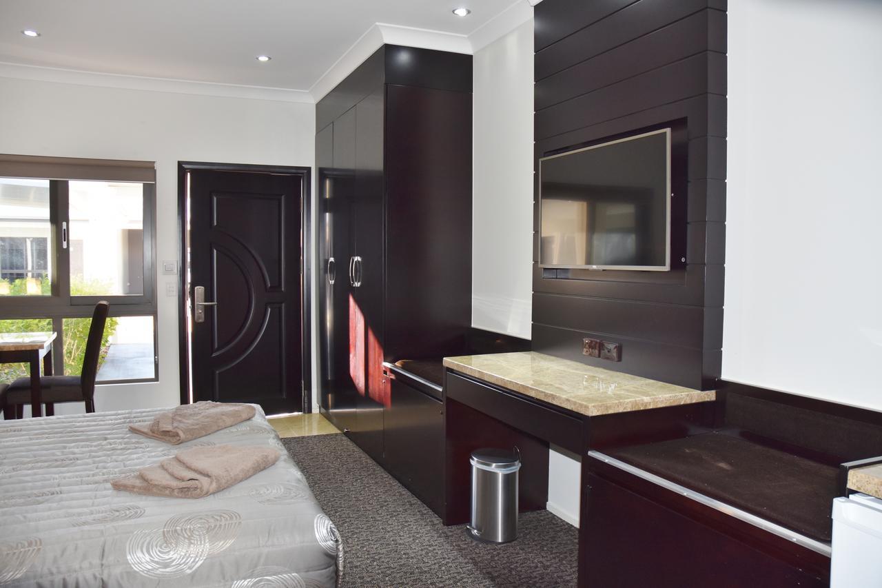 Western Downs Motor Inn Miles Dış mekan fotoğraf