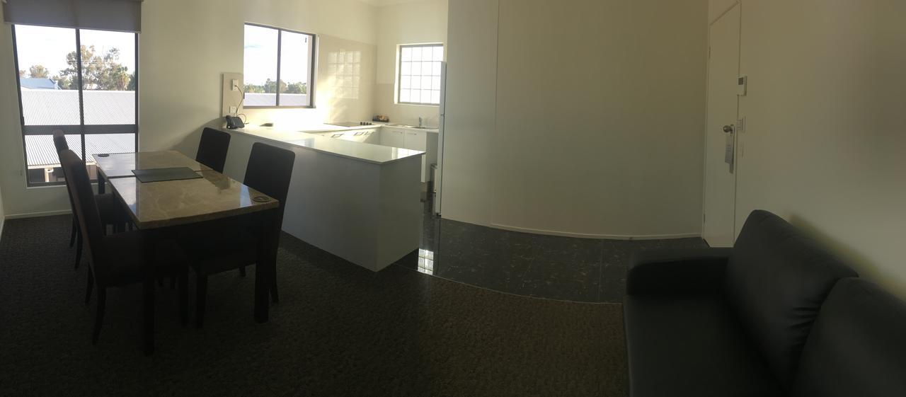 Western Downs Motor Inn Miles Dış mekan fotoğraf