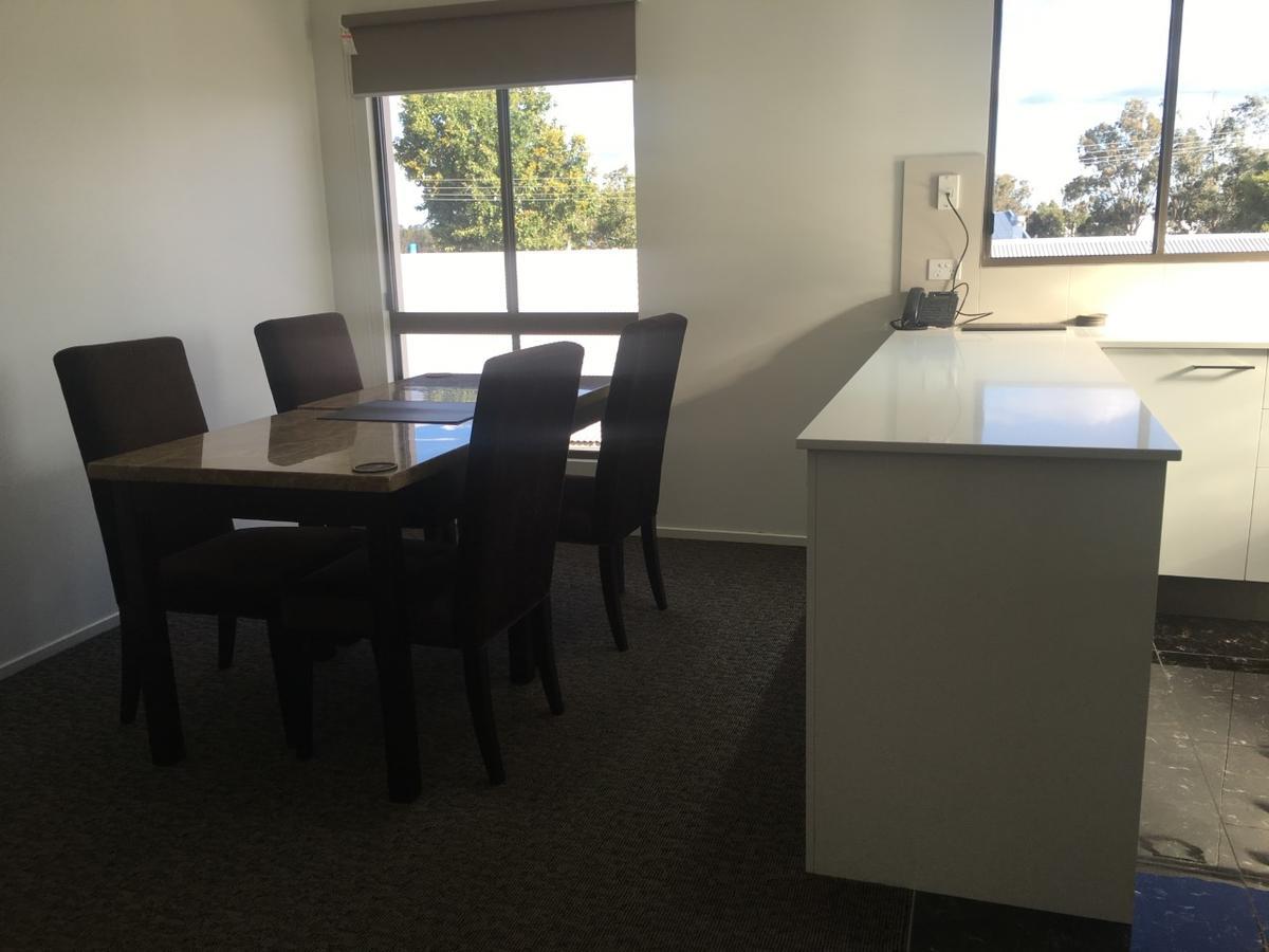 Western Downs Motor Inn Miles Dış mekan fotoğraf