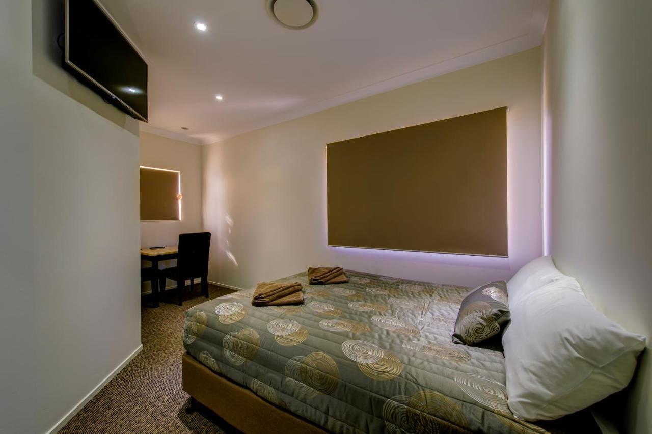 Western Downs Motor Inn Miles Dış mekan fotoğraf